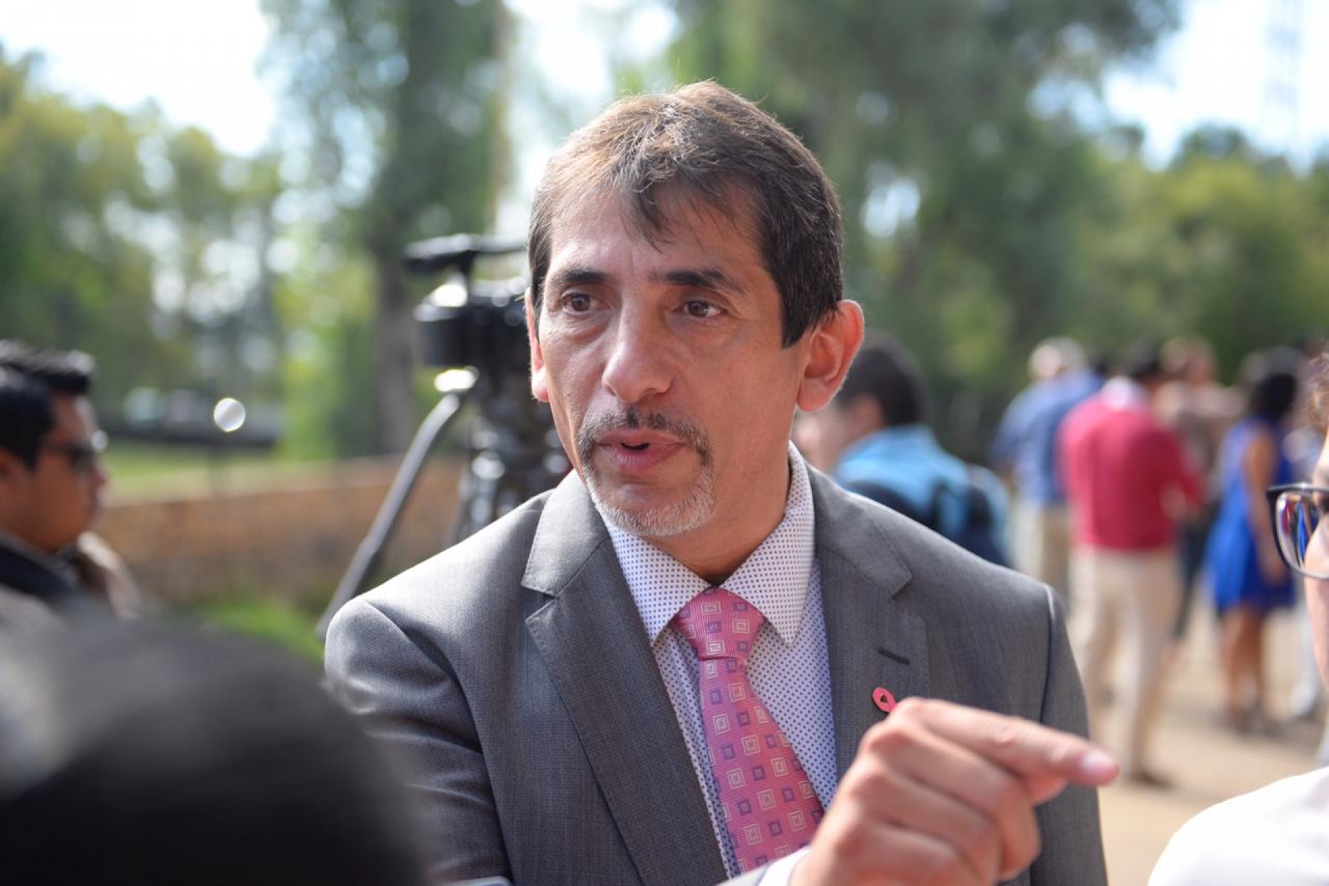 Informa secretario de Salud que recaban datos sobre anomalías