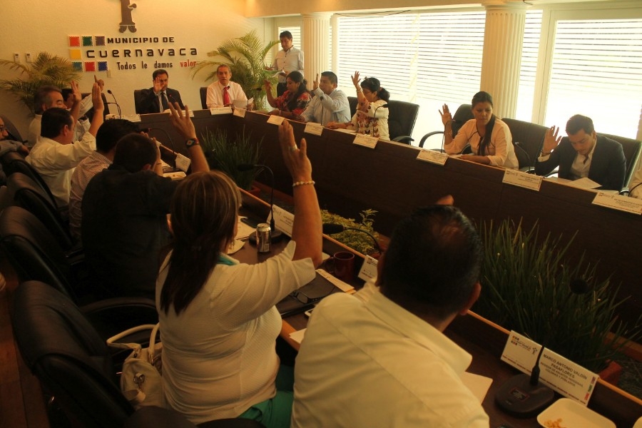 Proponen recortar plazas en el Ayuntamiento para generar ahorros
