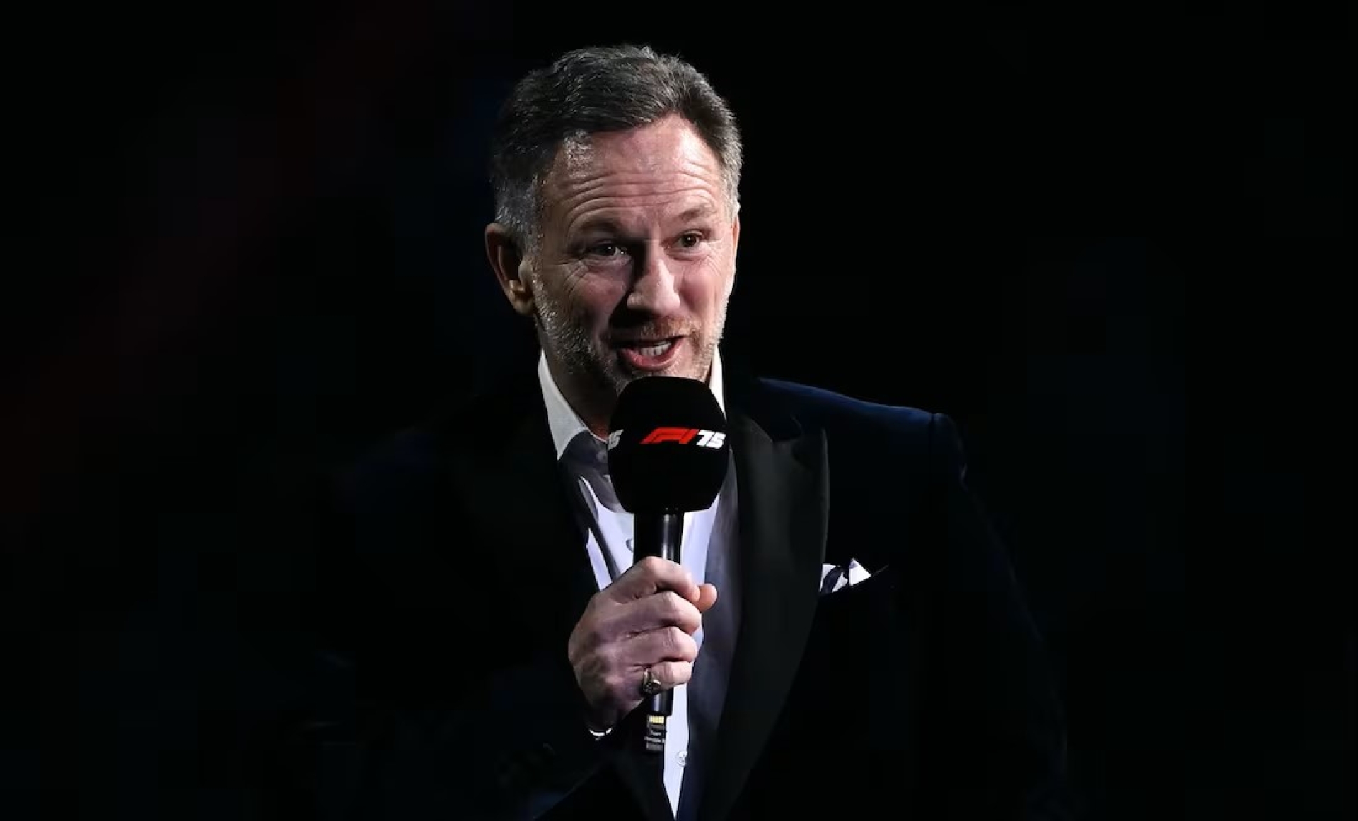 Abucheos a Christian Horner durante la presentación del RB21 de Red Bull