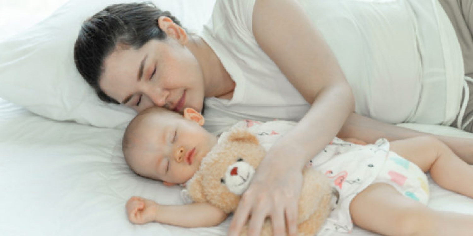 Dormir temprano a los niños beneficia la salud mental de la madre