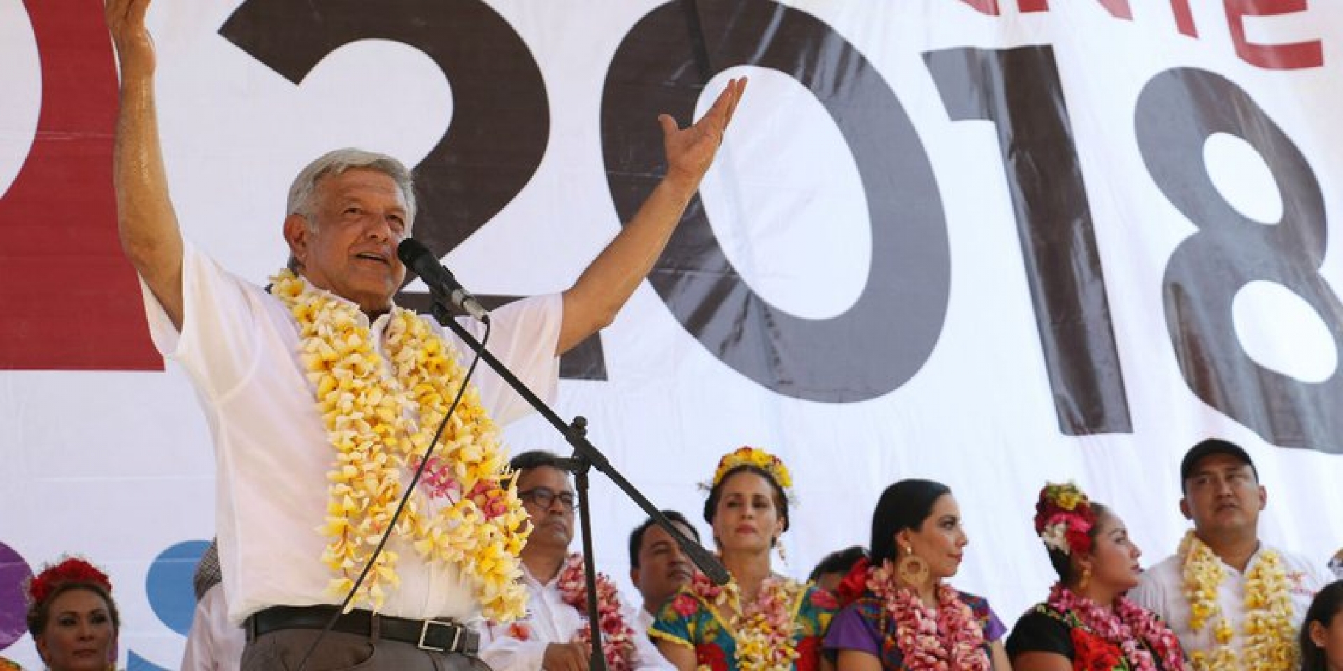 AMLO acusa que no le autorizan el Zócalo para cerrar su campaña