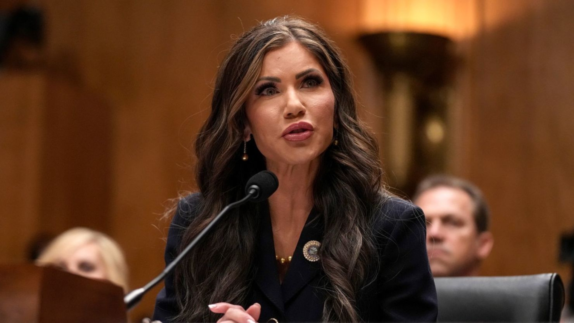 Kristi Noem, nueva secretaria de Seguridad Nacional tras aprobación en el Senado