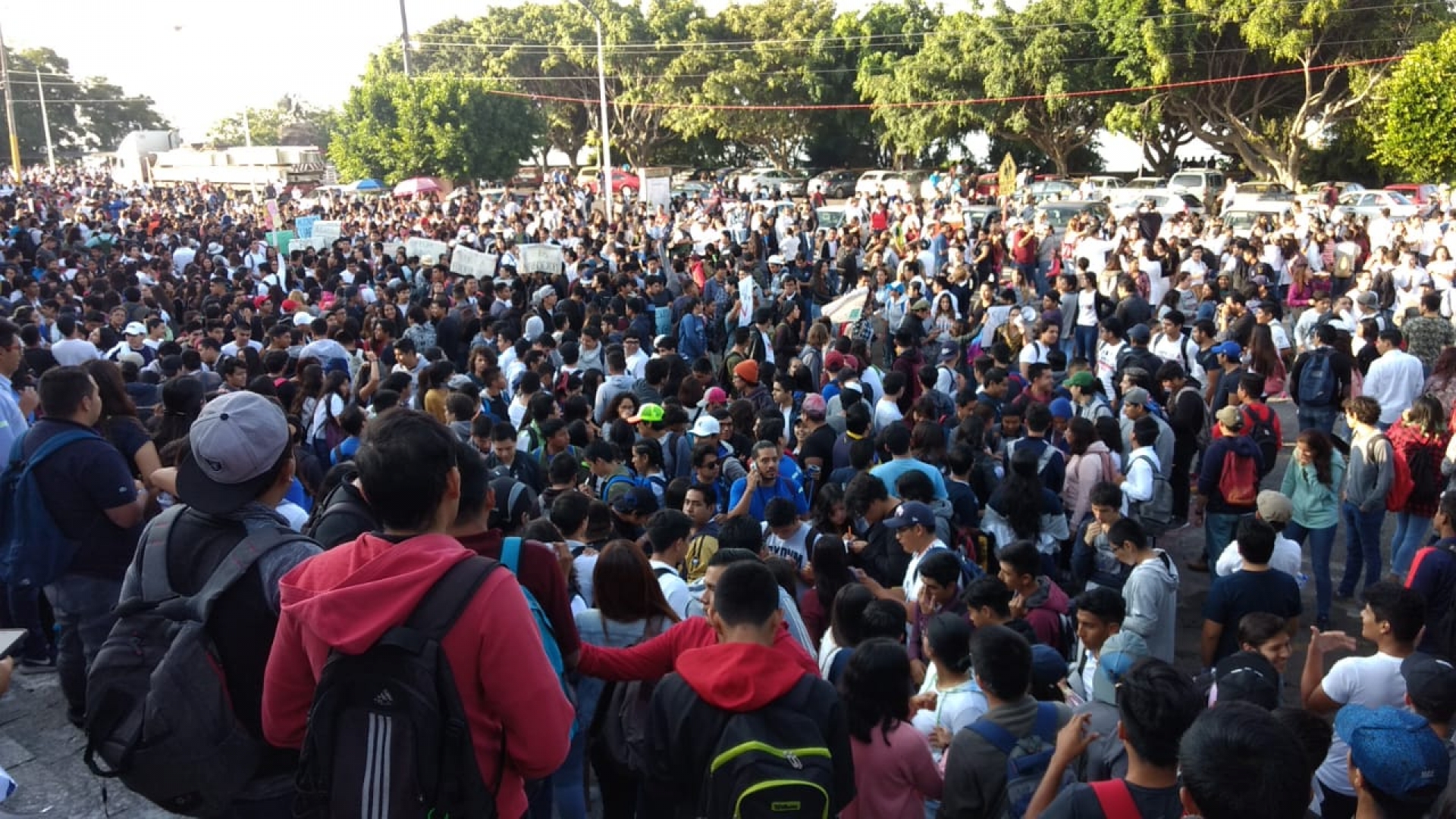 Inicia concentración de universitarios