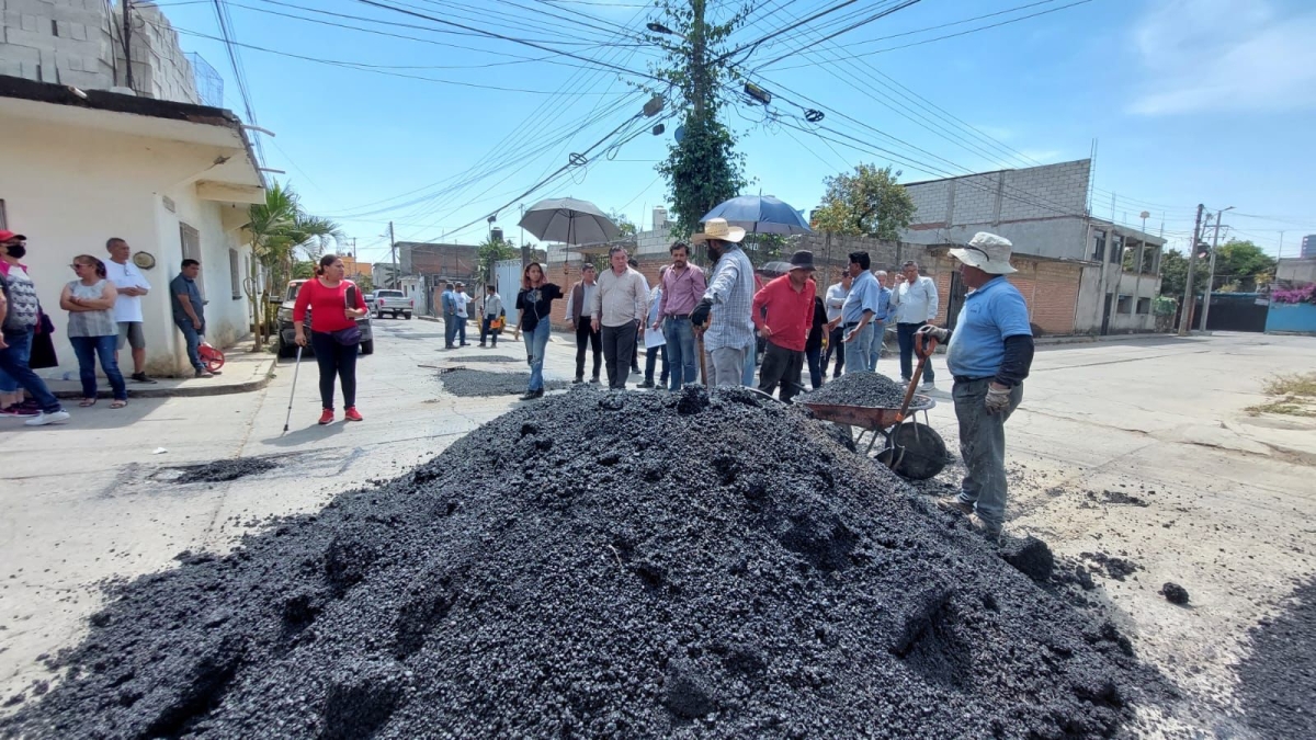 Gobierno de Jiutepec realiza trabajos de bacheo en colonias del municipio