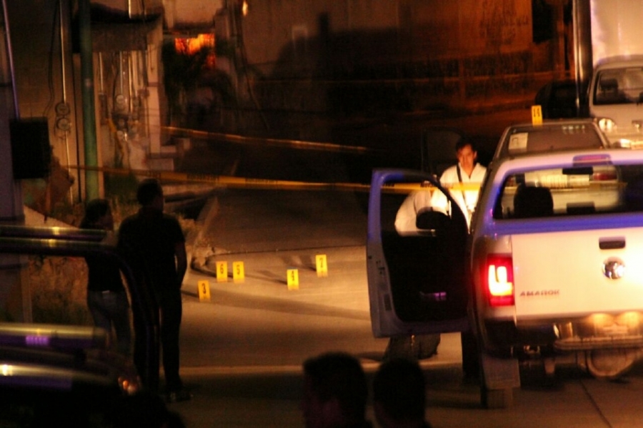 Asesinan a tiros a un taxista y a una mujer