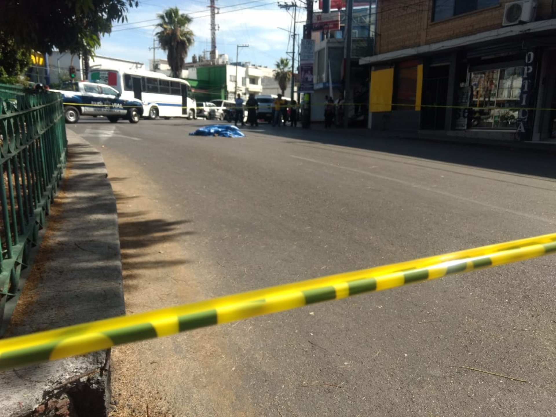 Atropellan a una persona de la tercera edad en la glorieta La Luna; falleció