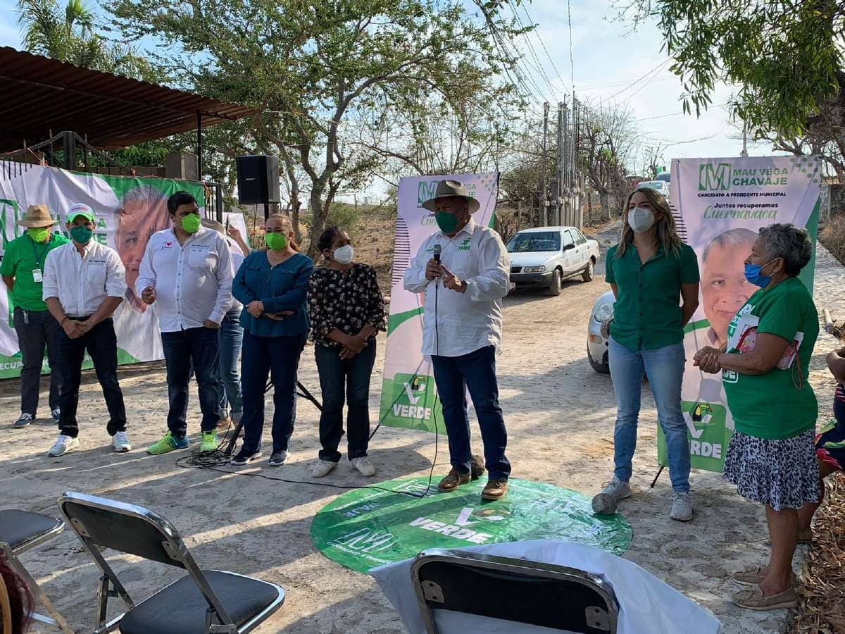 Continúa el candidato ciudadano recorriendo calles y escuchando a la gente