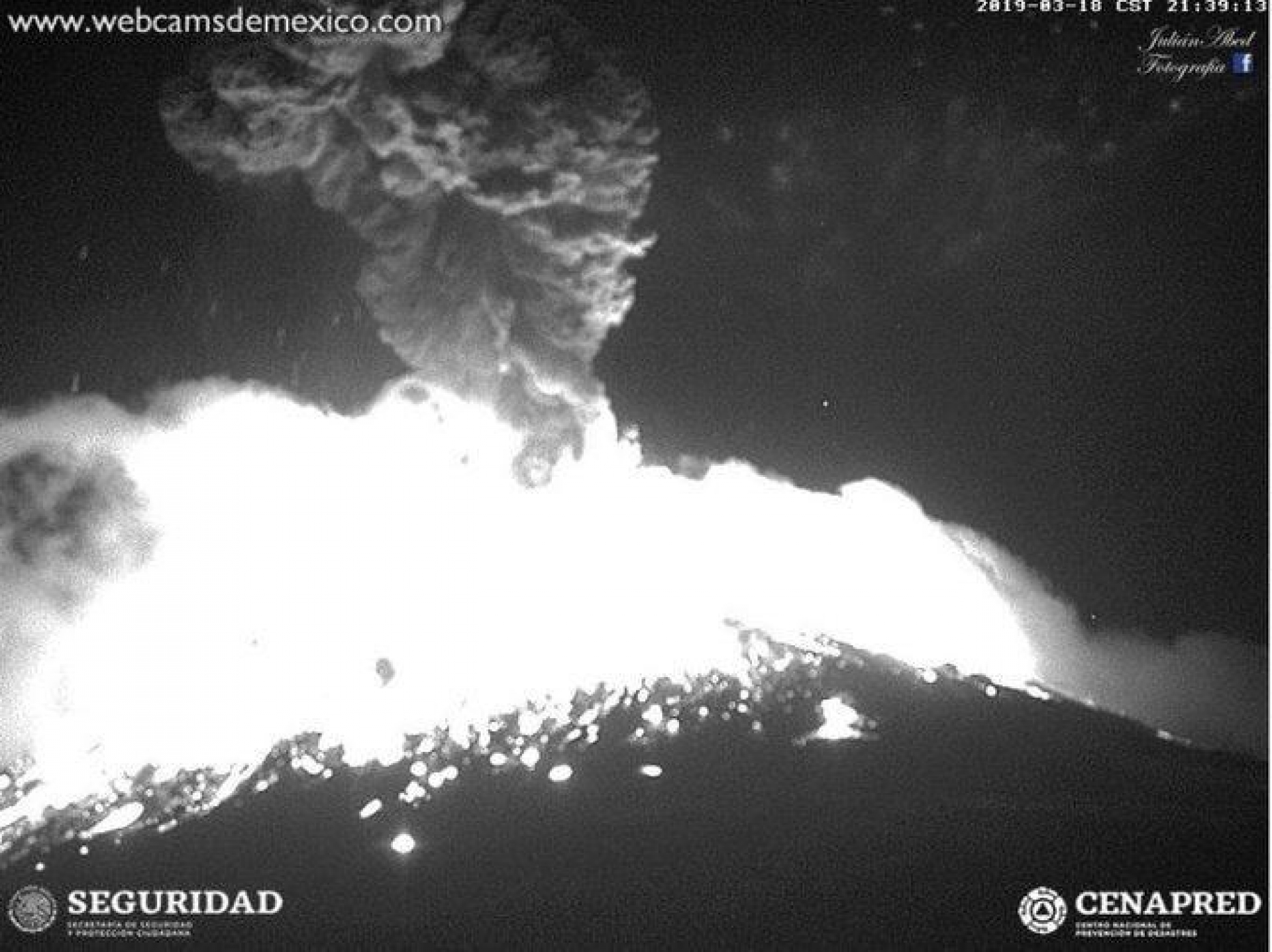 Se registra explosión en el volcán Popocatépetl