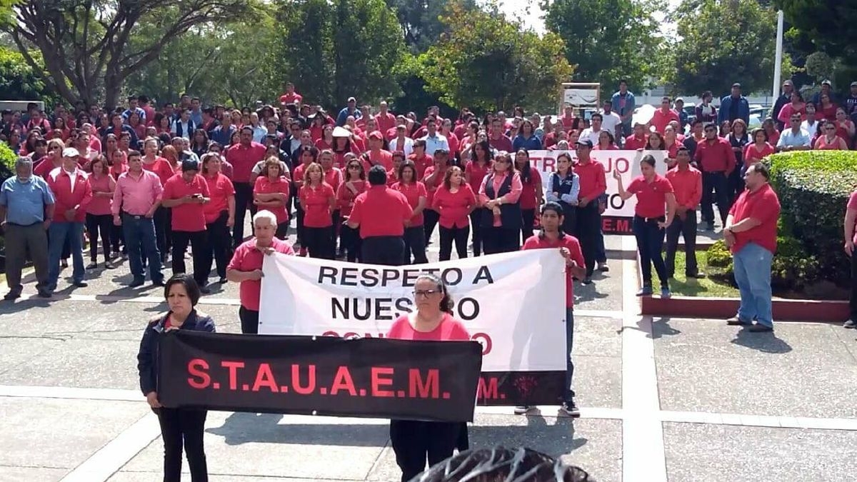 Nueva protesta de trabajadores administrativos de la UAEM