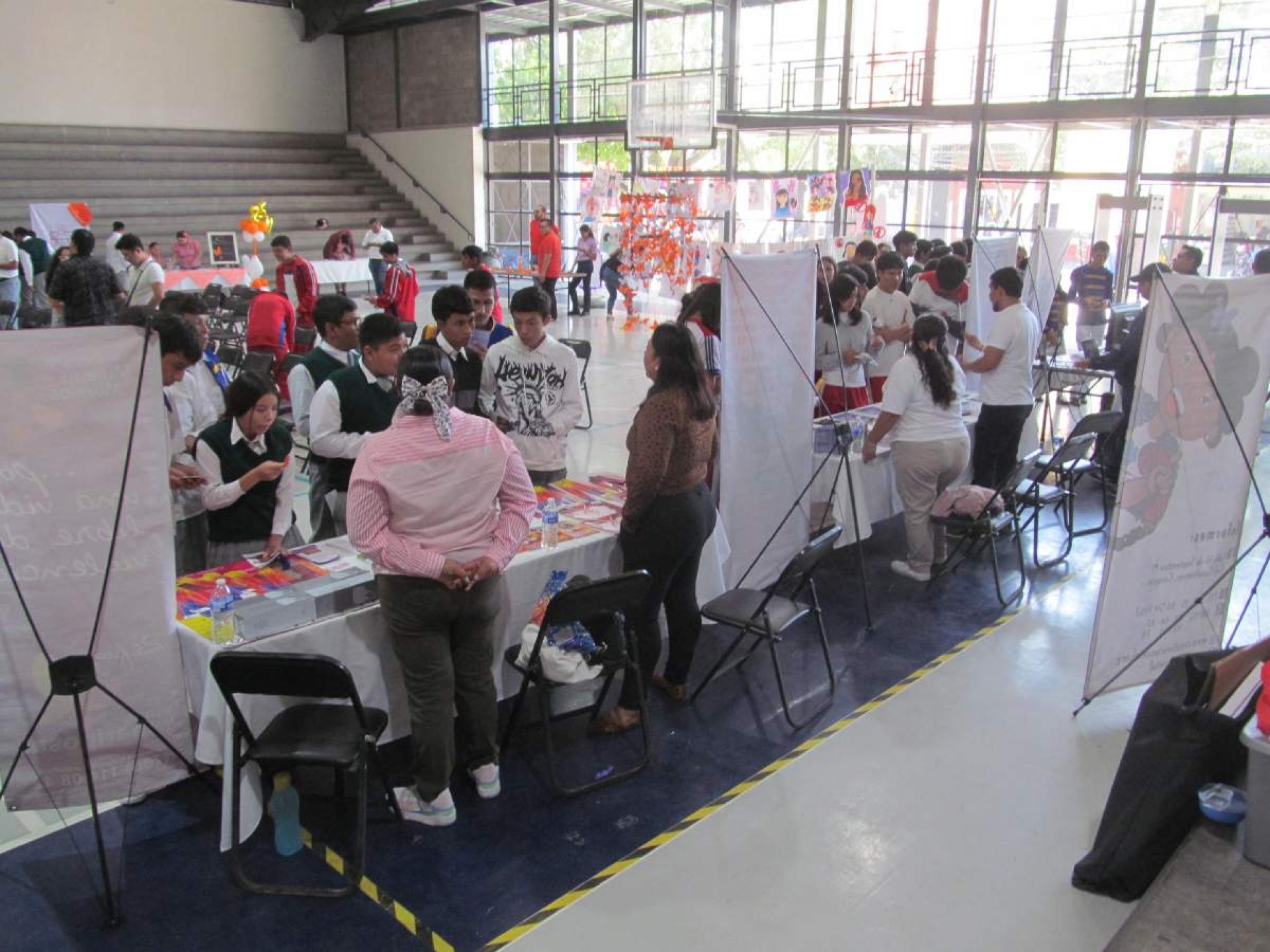 Realizan 'Expo Naranja' con dos grupos de secundaria en Jojutla