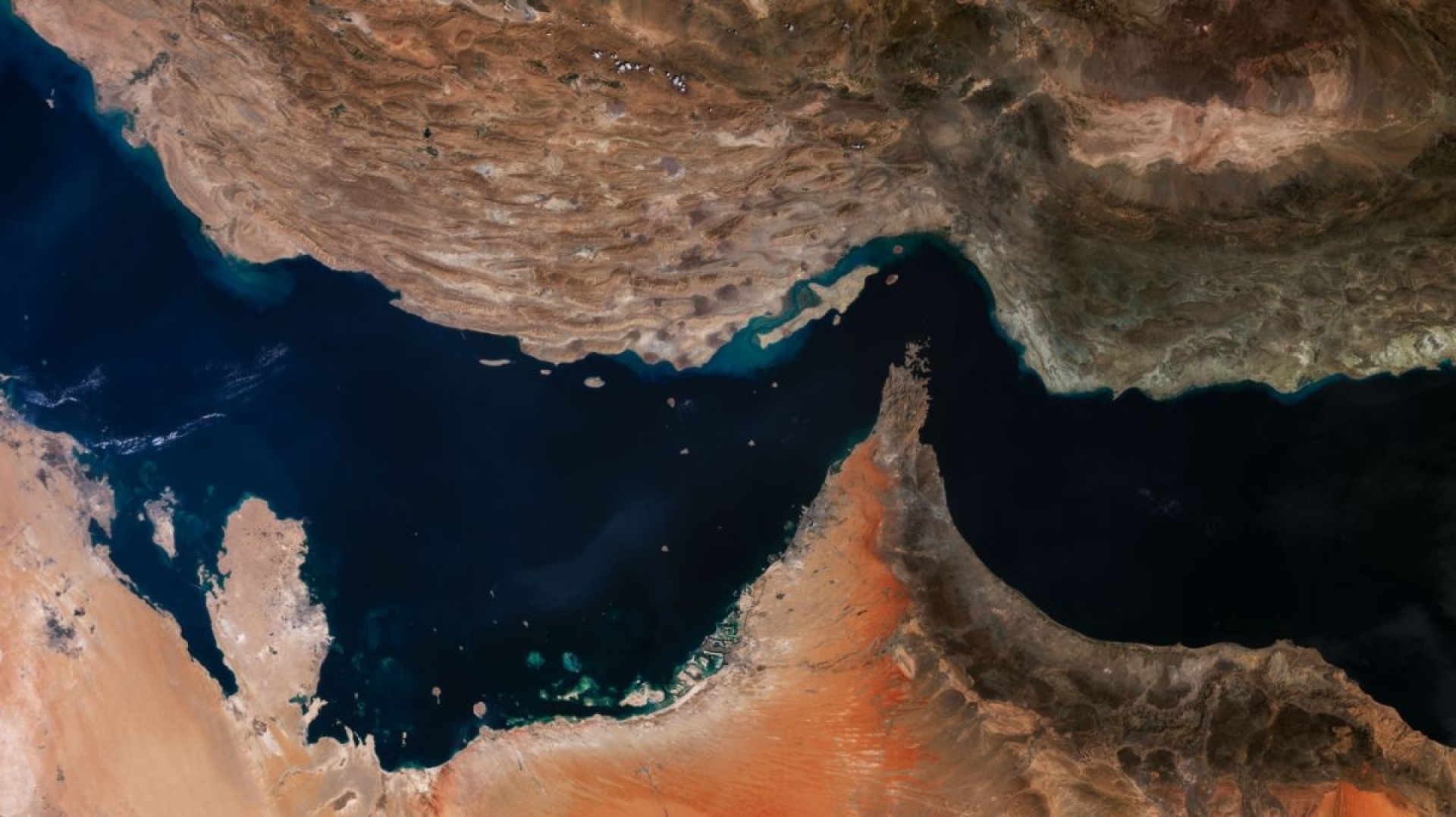Irán garantiza paso seguro a buques filipinos en el estrecho de Ormuz