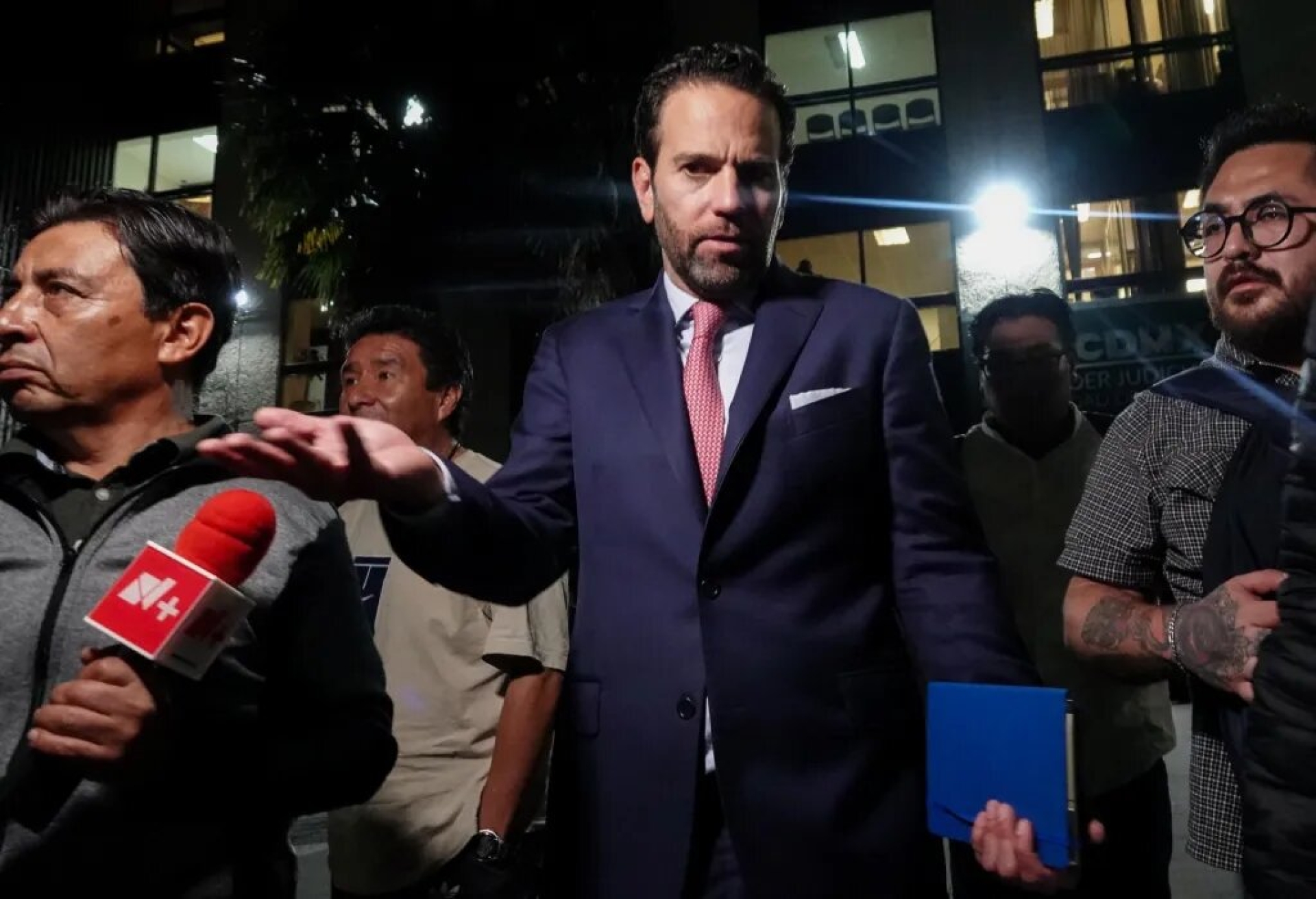 Carlos Loret califica de 'bajeza' presunta investigación de la UIF en su contra
