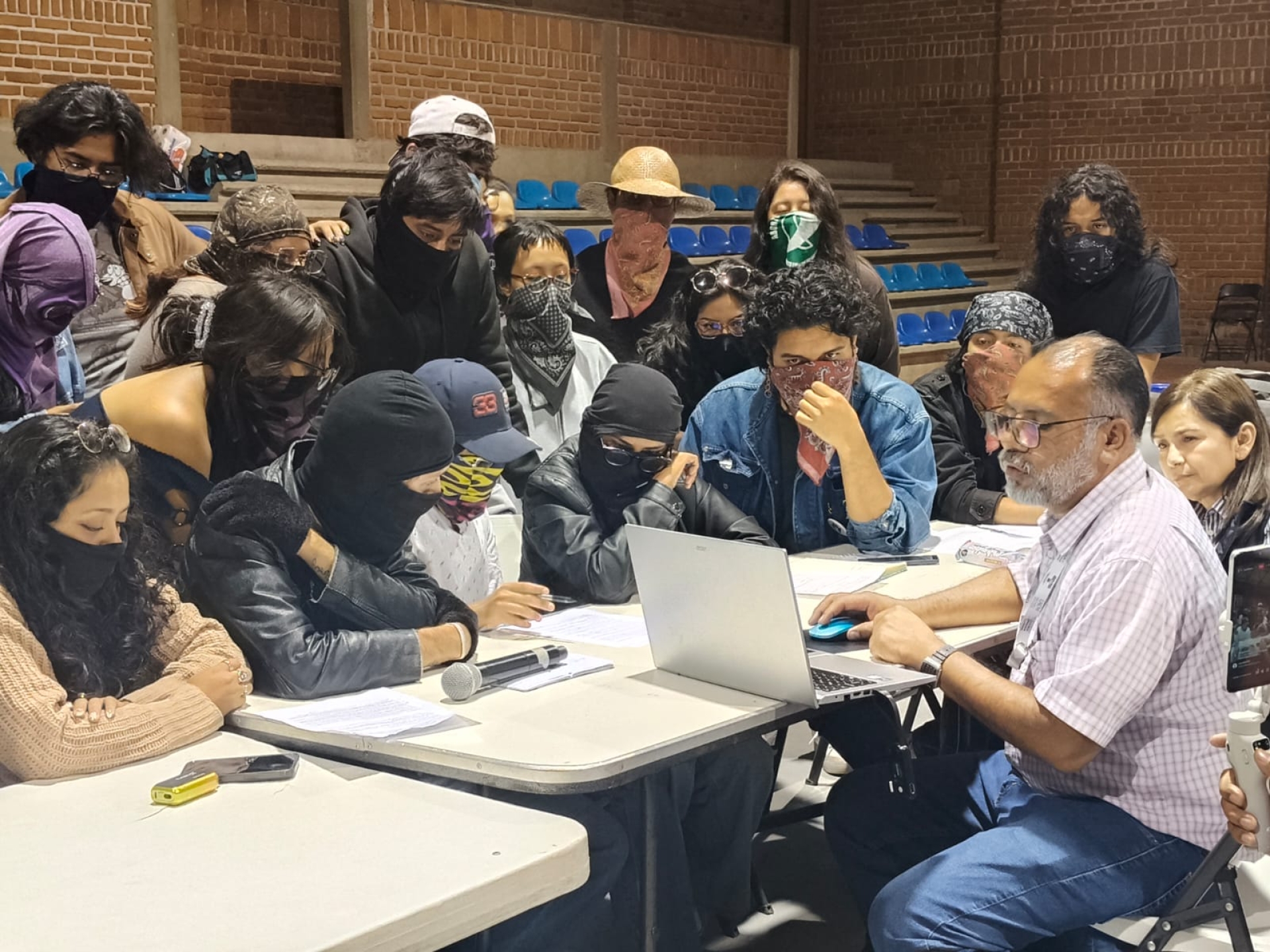 Acuerdan rectoría y resistencia estudiantil ingreso al campus Chamilpa de UAEM, el lunes 27 de abril