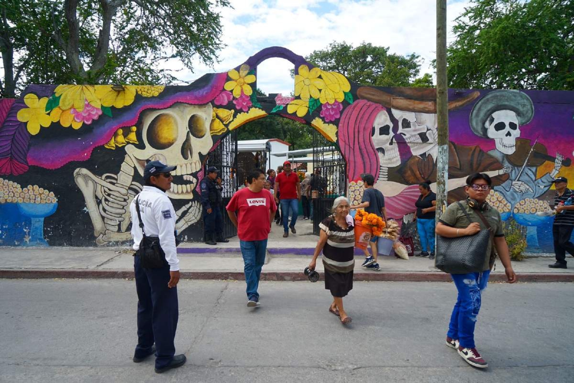Hubo gran afluencia de visitantes en panteones de Jojutla