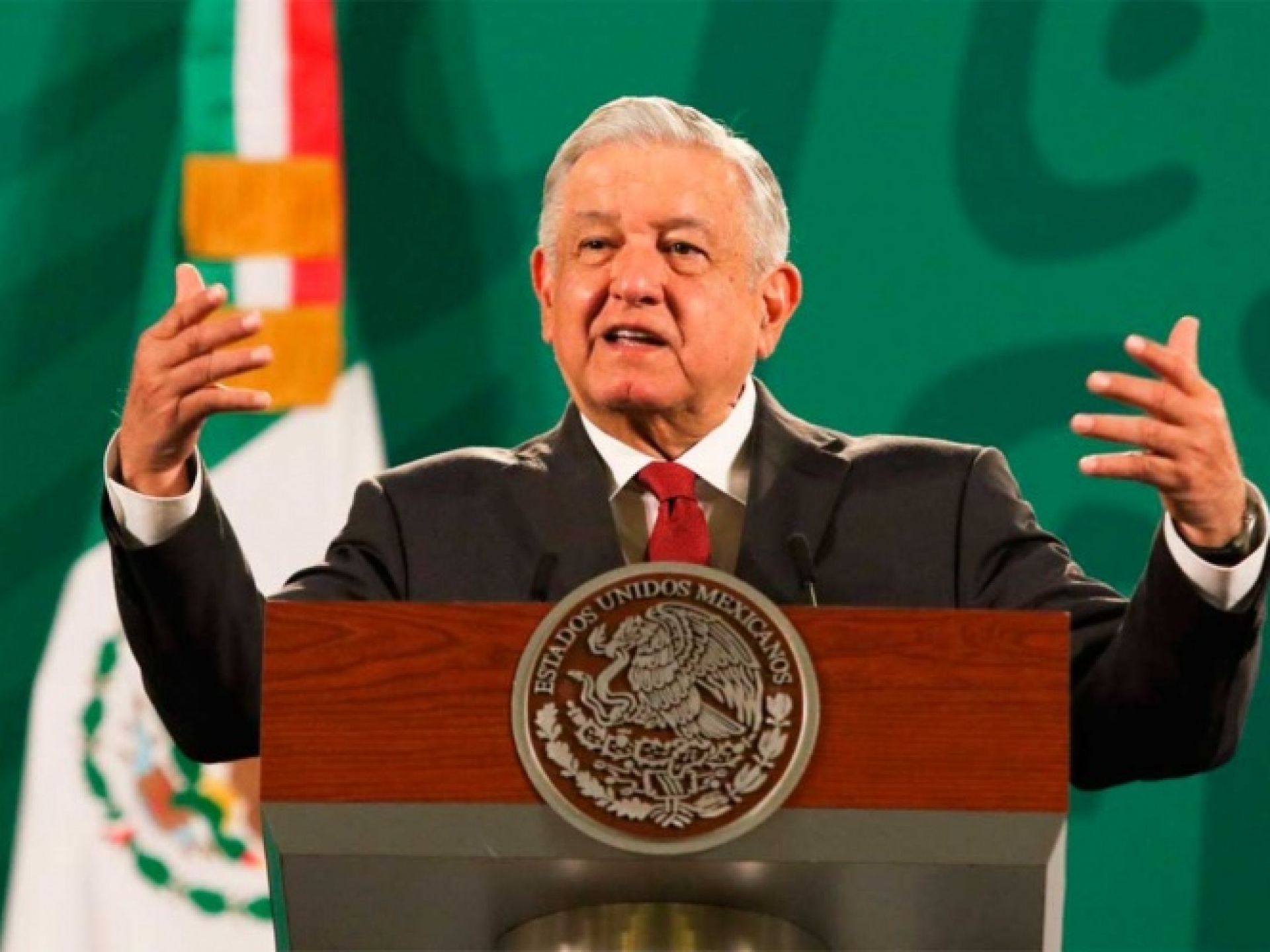 Pide López Obrador a universidades públicas no cobrar cuotas