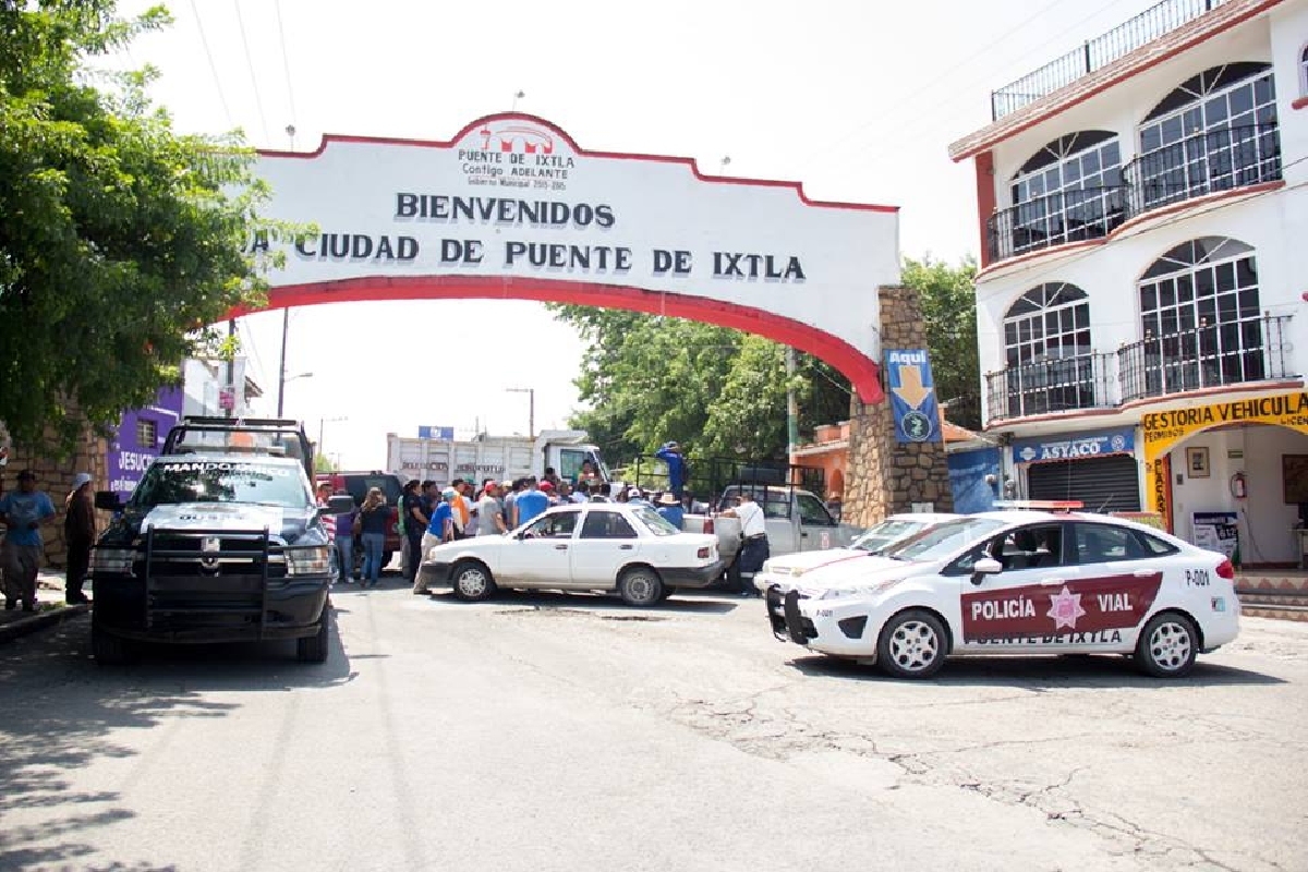 Trabajadores de Xoxocotla bloquearon por más de 7 horas los accesos principales a Puente de Ixtla