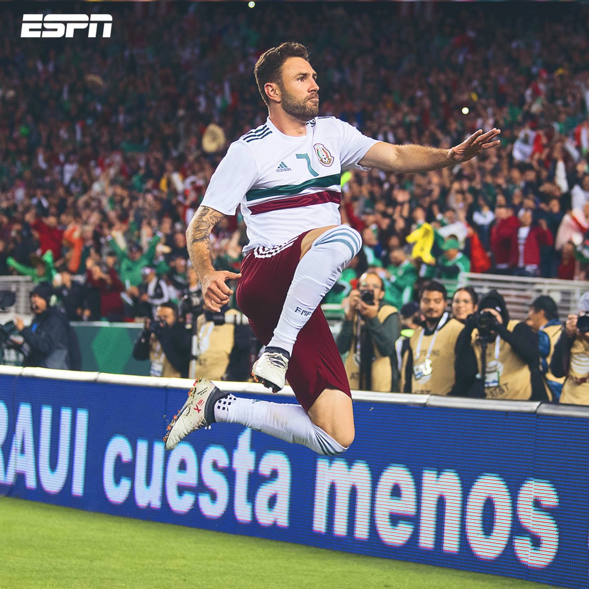 México vence a Islandia con dos golazos