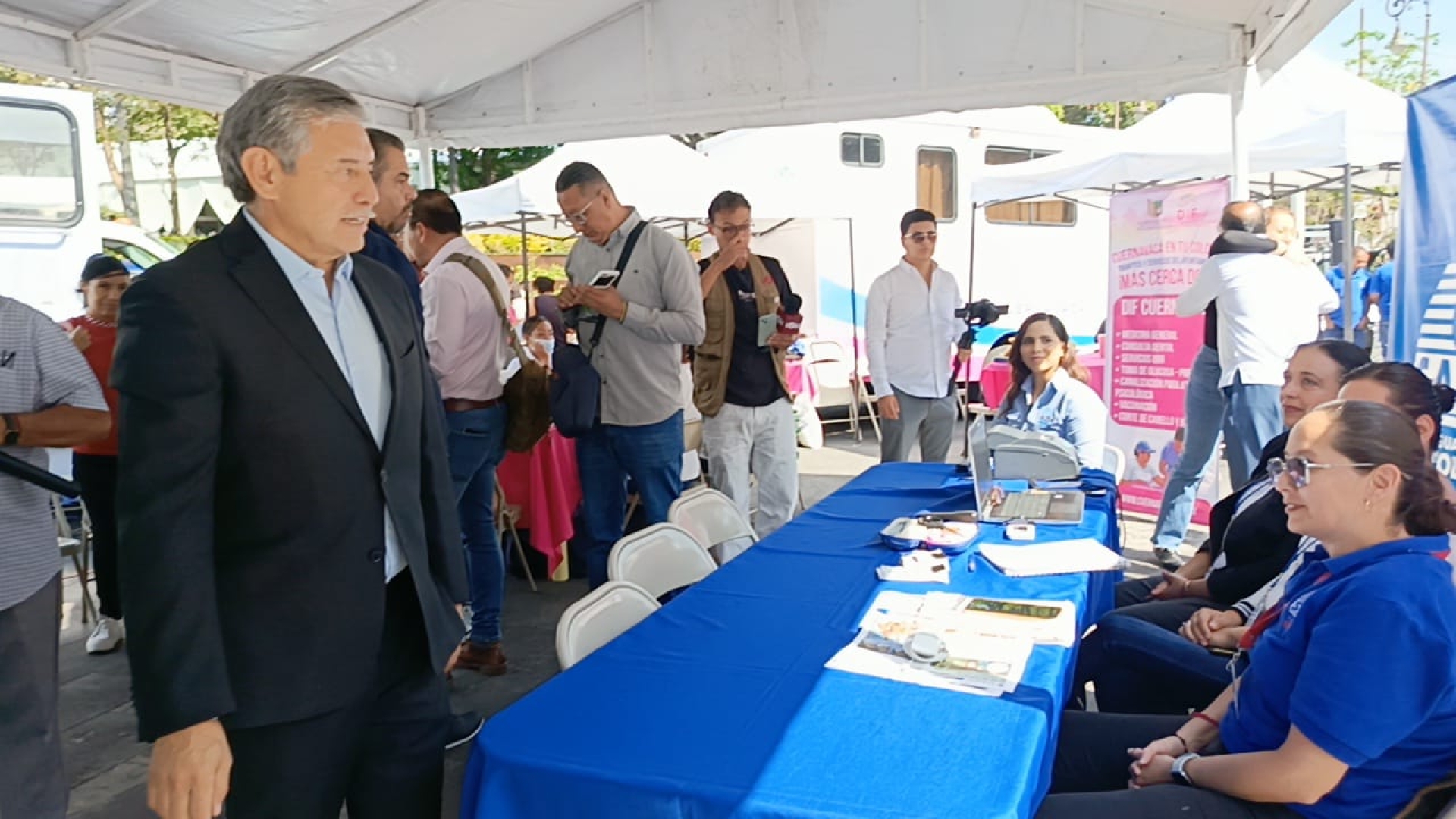 Realizan programa 'Cuernavaca en tu colonia' en explanada del palacio de Cortés