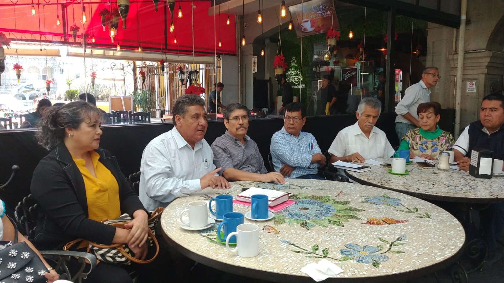 Profesores forman el frente 'Construyendo democracia'; se suma Maestros por Morelos 19