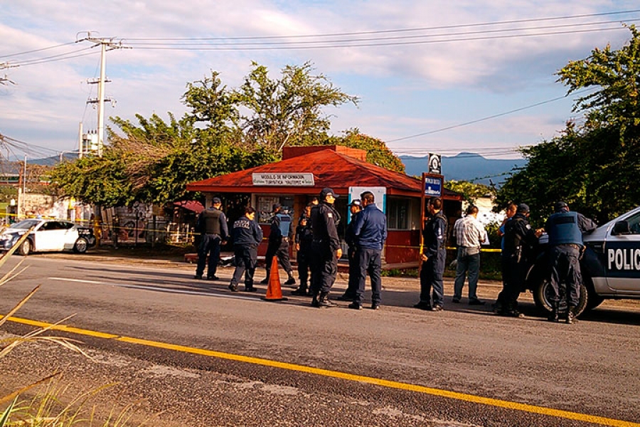 Encuentran el cuerpo decapitado de un taxista en Yautepec