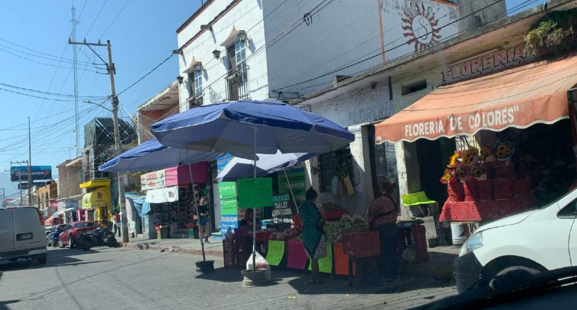 Ambulantes ponen en riesgo a transeúntes en Puente de Ixtla