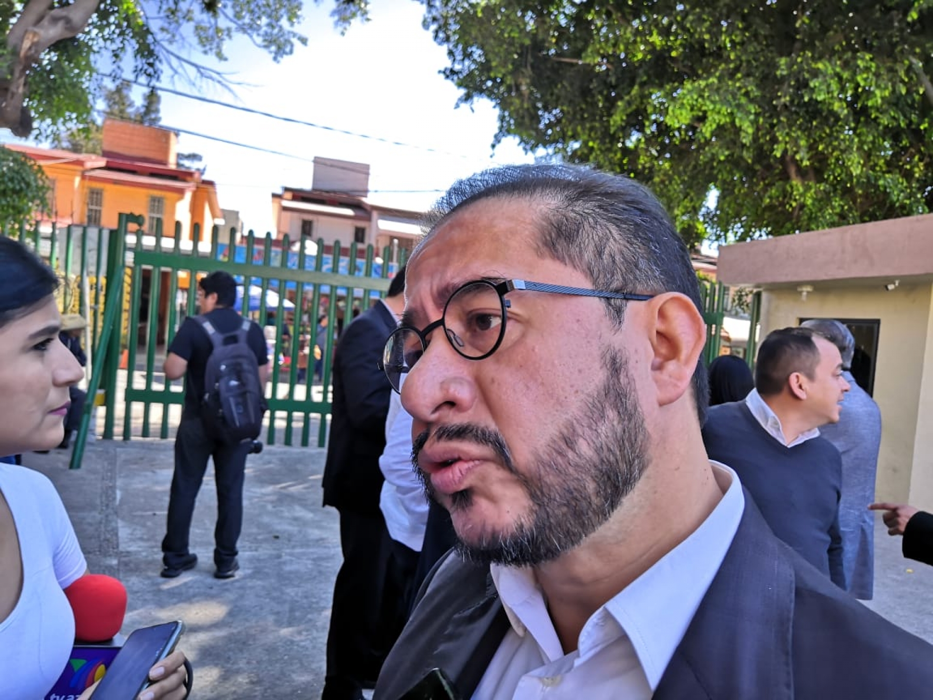 Sostiene Hugo Flores que existe disposición del gobierno estatal al esquema del Insabi