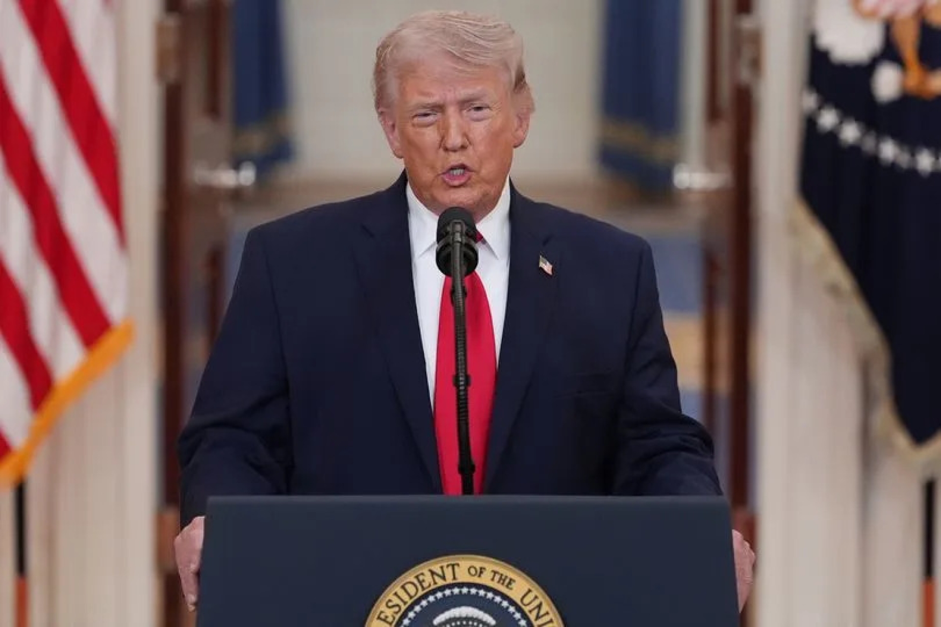 Trump advierte a Irán que quedan 48 horas para abrir Ormuz