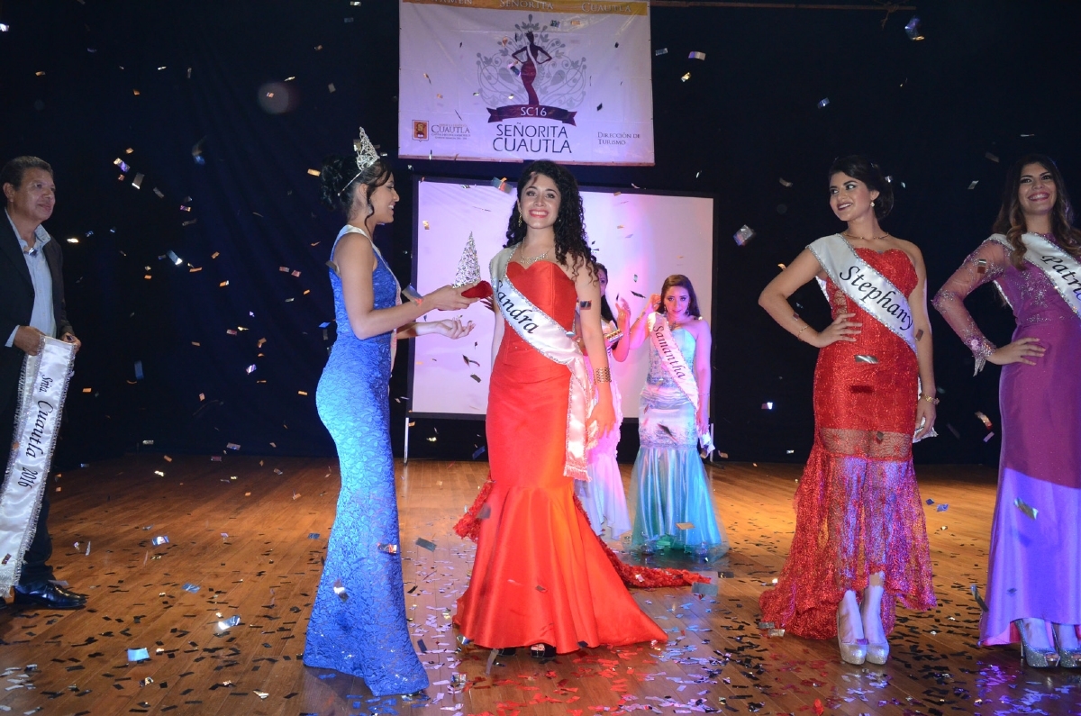 Sandra Flores López, ganadora del certamen señorita Cuautla 2016