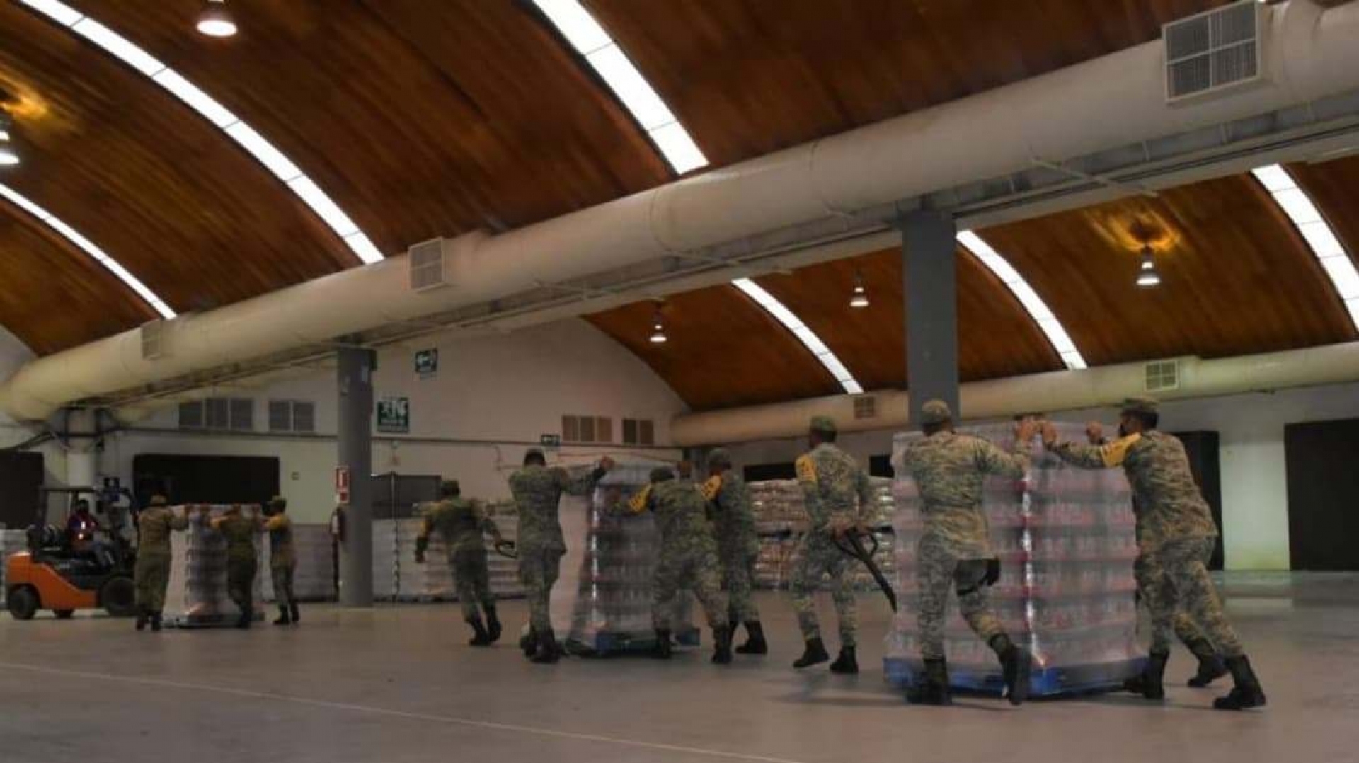 Más de 200 toneladas de víveres han sido llevadas a Tabasco
