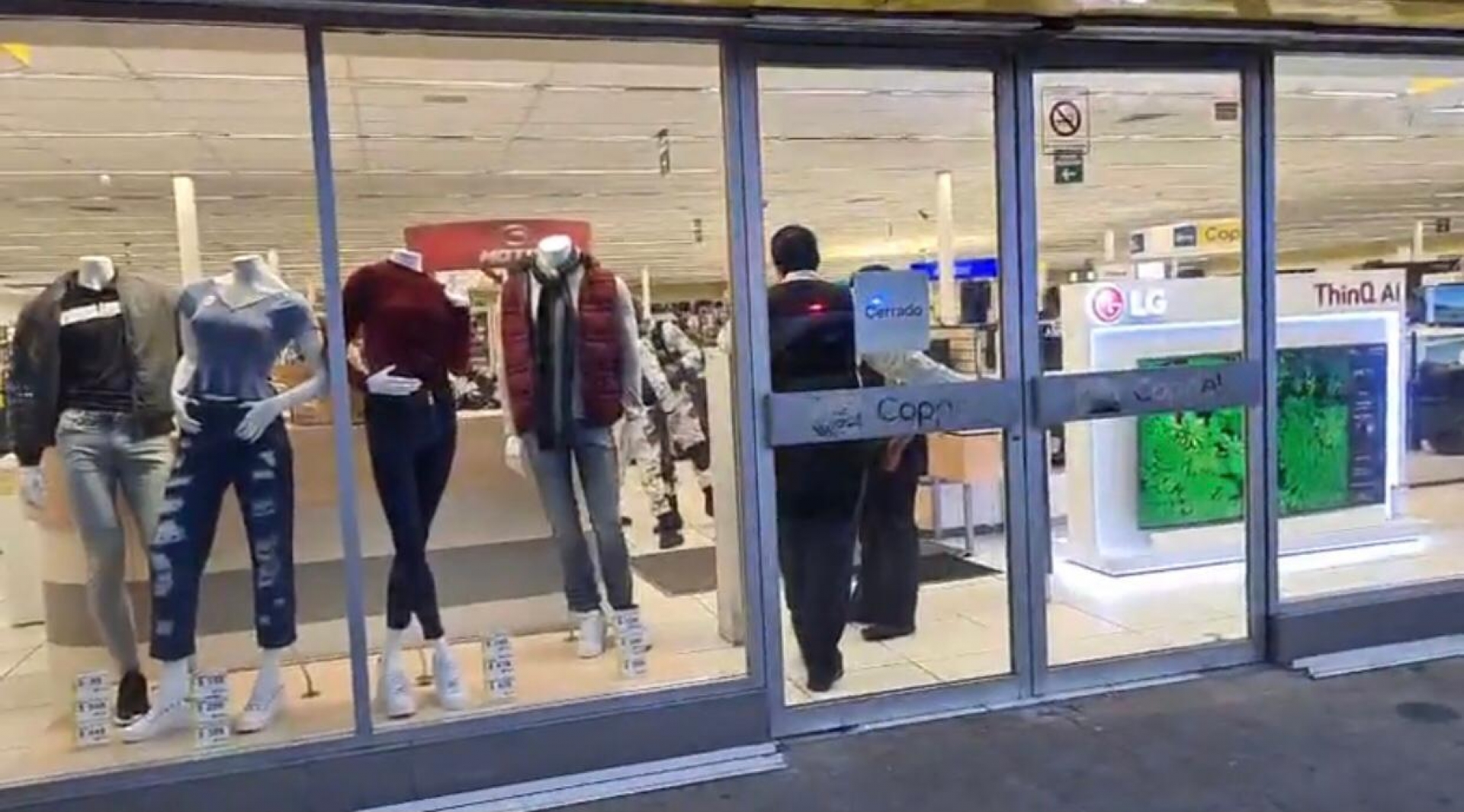 Asaltan tienda departamental 'Coppel' en Cuautla