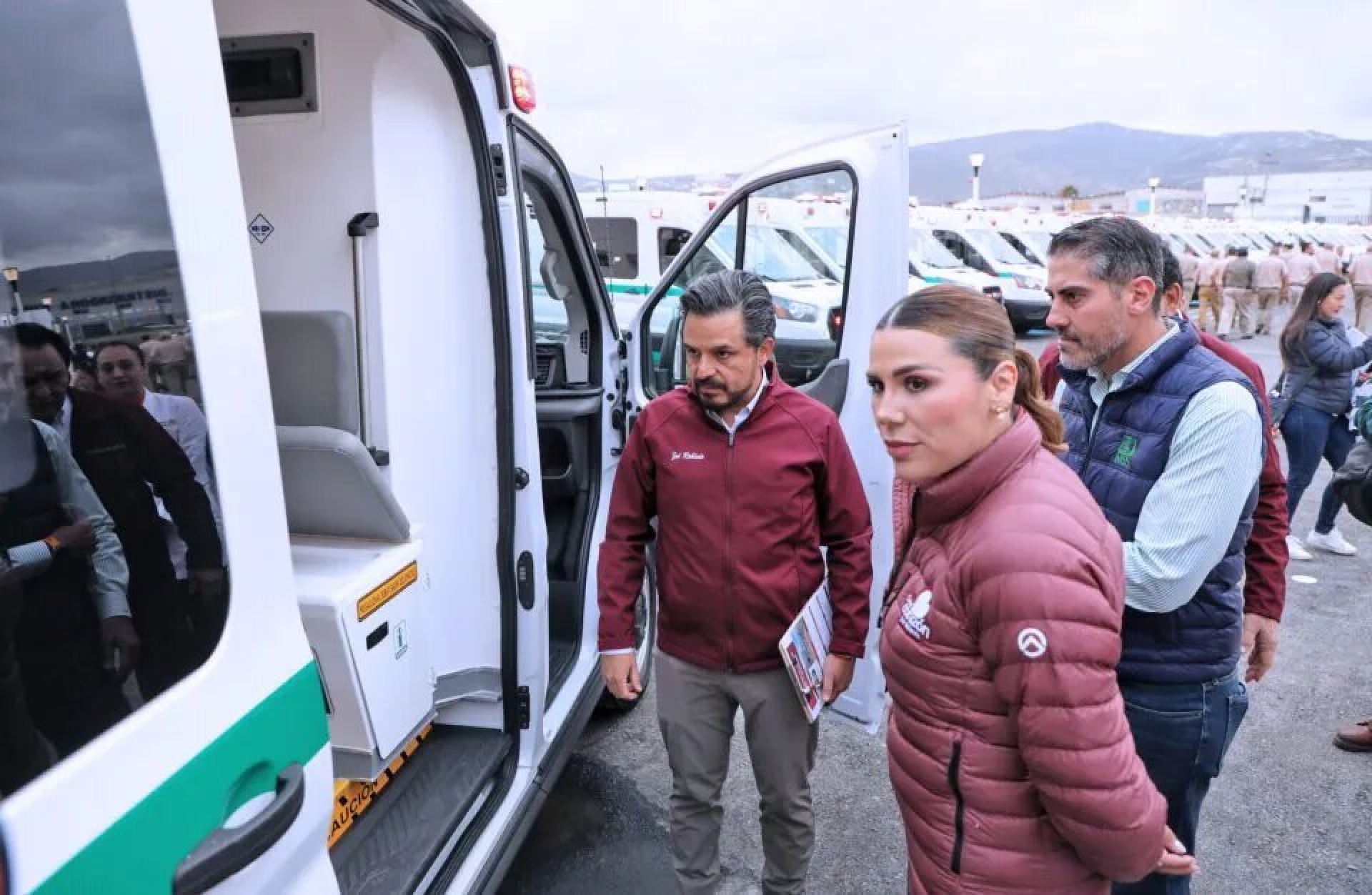 Zoé Robledo supervisa avances en construcción de hospital en Ensenada, Baja California
