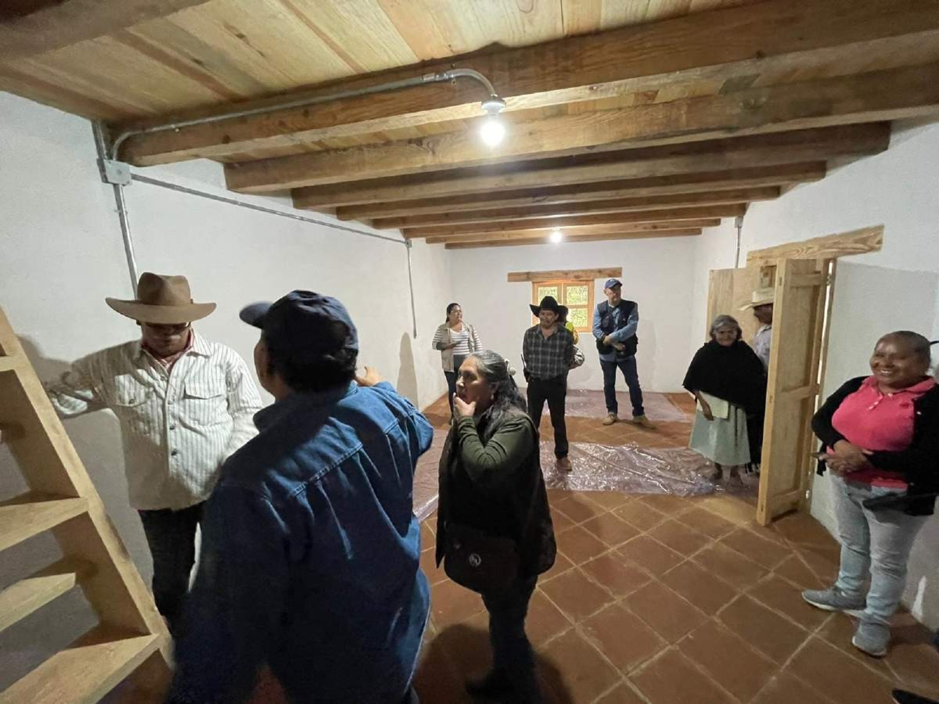 Entregan en Hueyapan viviendas con valor patrimonial