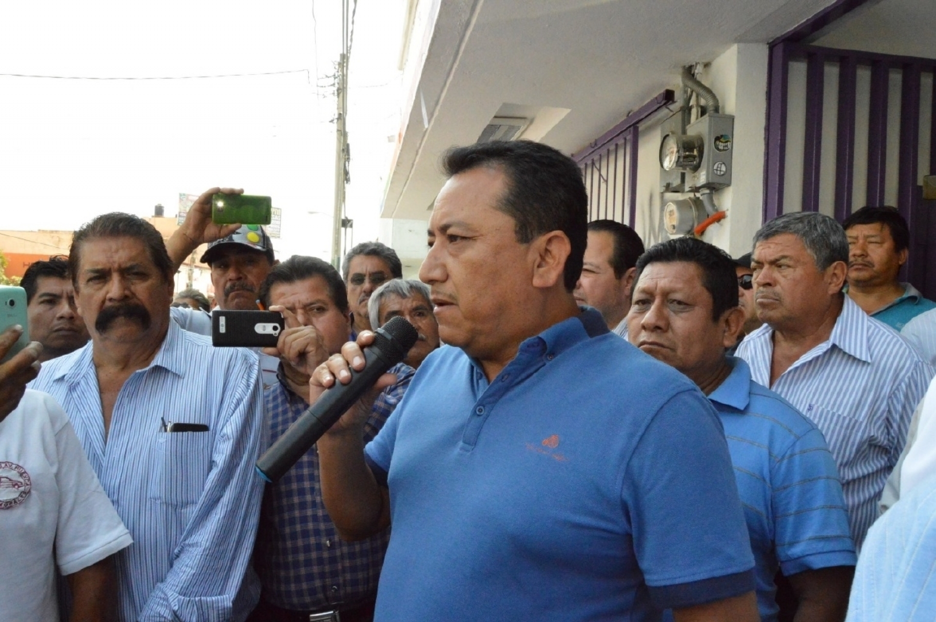 Acusan a ex funcionario de SMyT de traficar con los permisos provisionales