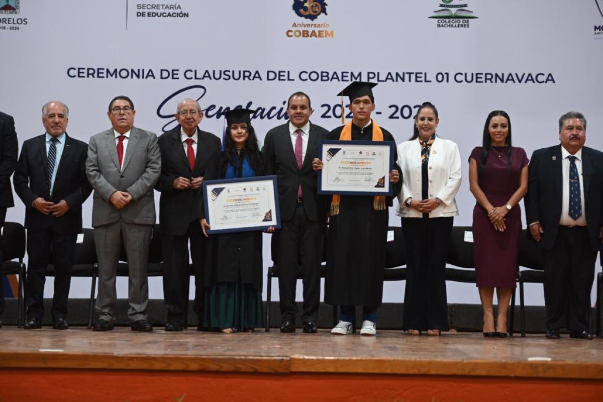 Encabeza gobernador ceremonia de clausura de la generación 2020-2023 del Cobaem, plantel 01