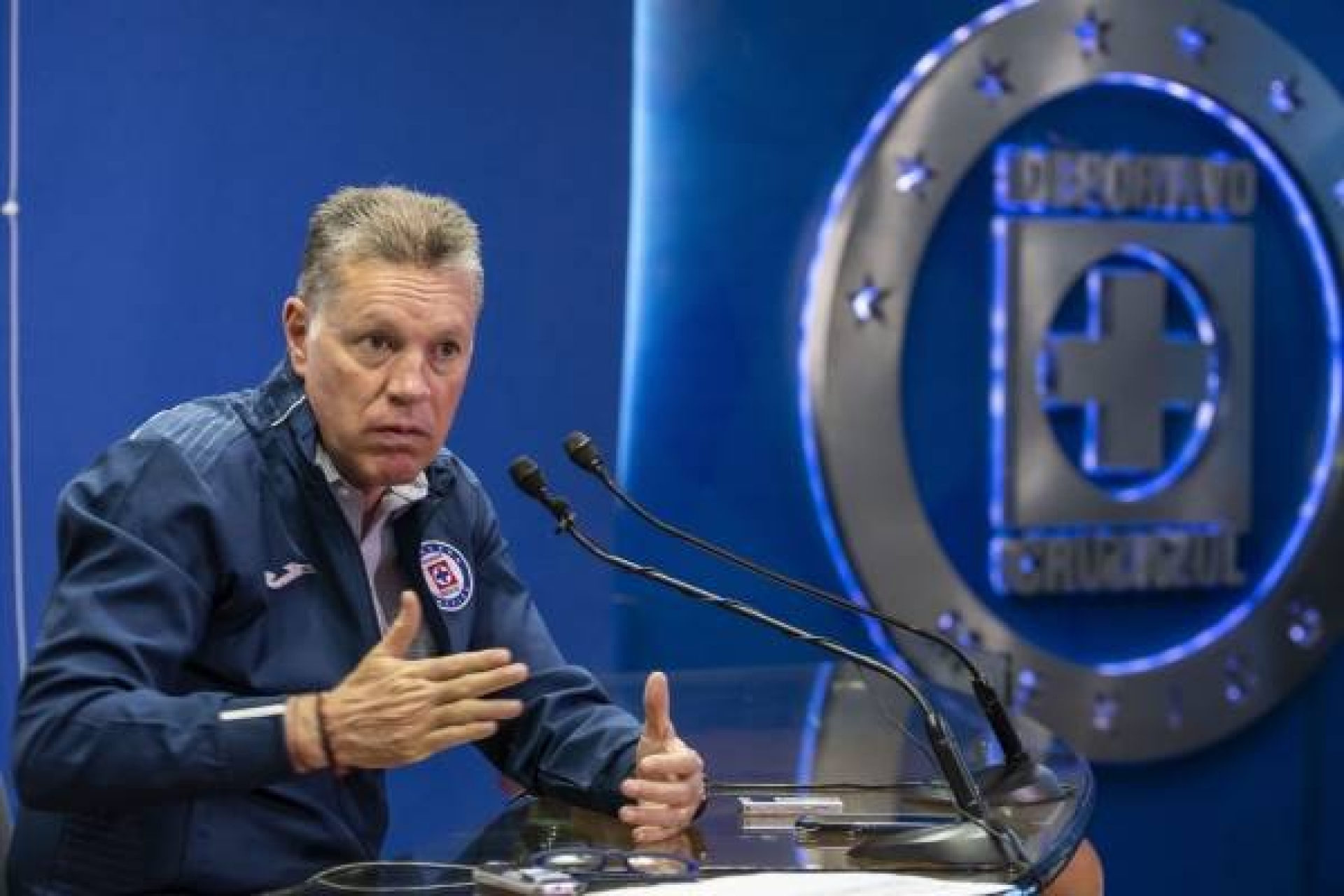 ¡Ricardo Peláez se va del Cruz Azul!