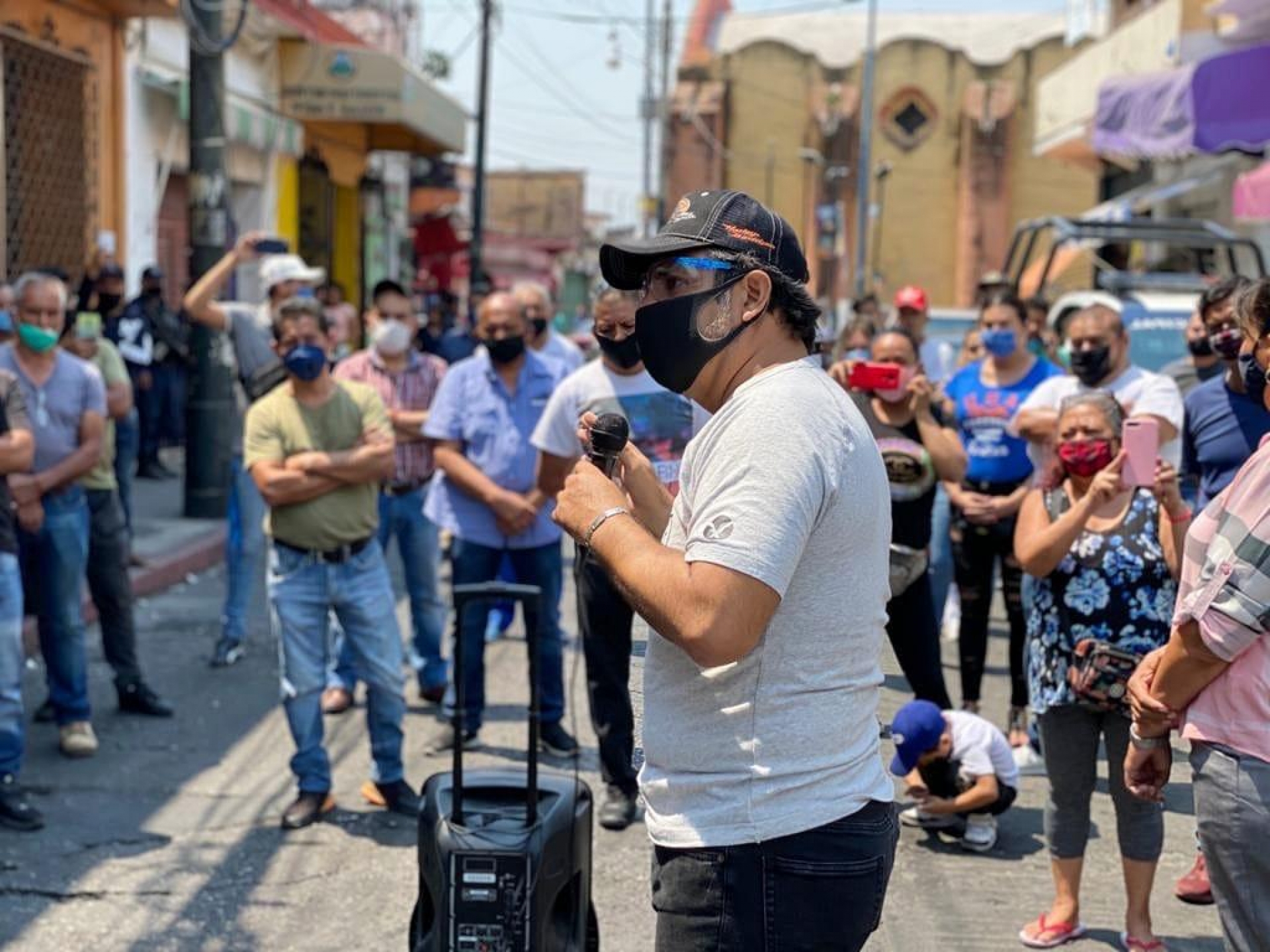 Se reúne el alcalde Villalobos con líderes y comerciantes de las plazas lido y degollado