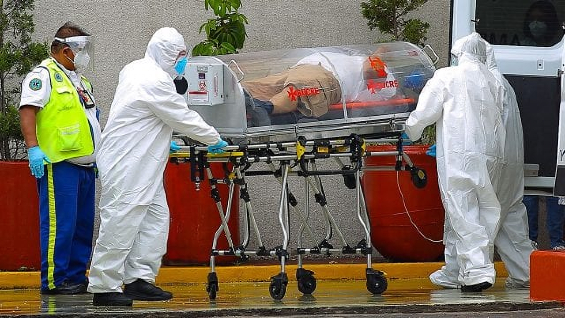 México rebasa los 100 mil decesos por Coronavirus