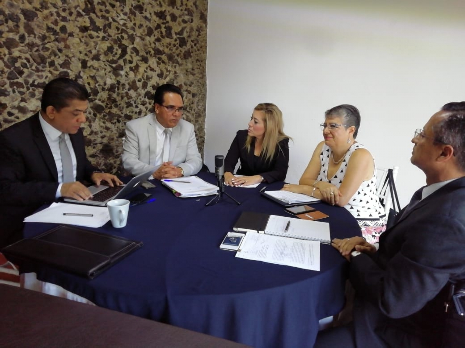 Se enfrentan integrantes del Comité de Participación Ciudadana del SEA
