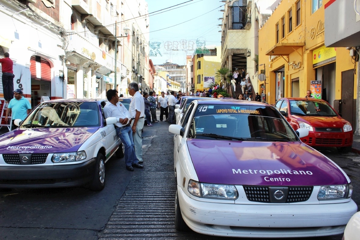 Anuncian protestas contra la SMyT por no entregar concesiones de taxis