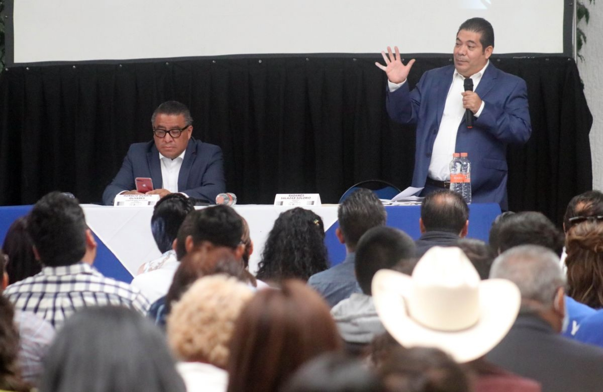 Alertan a jóvenes sobre fraudes con nueva beca