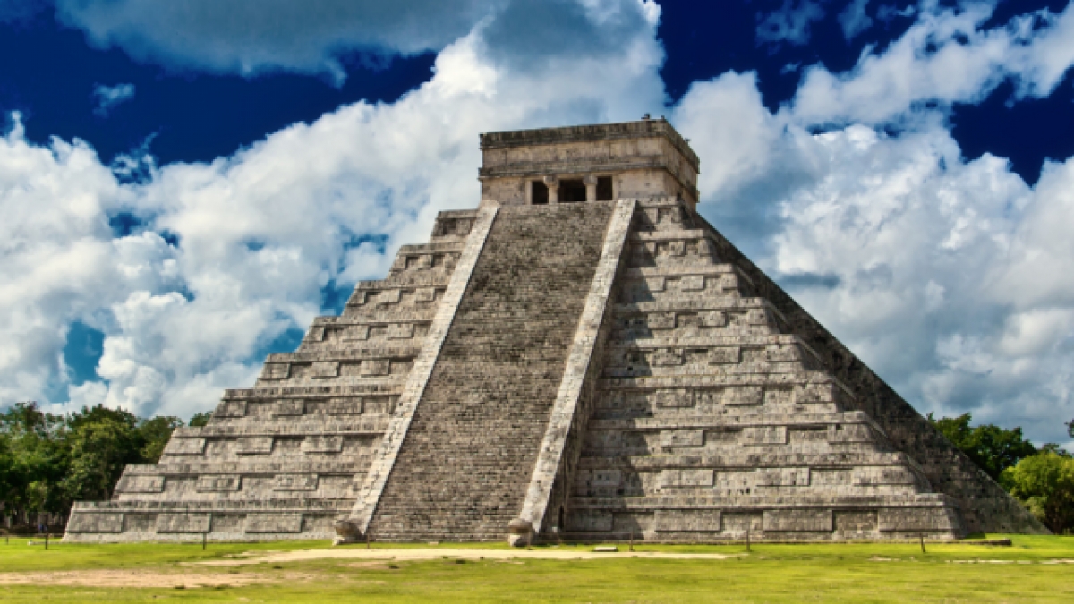 Científicos de la UNAM descubren una mini-pirámide al interior del Templo de Kukulkán
