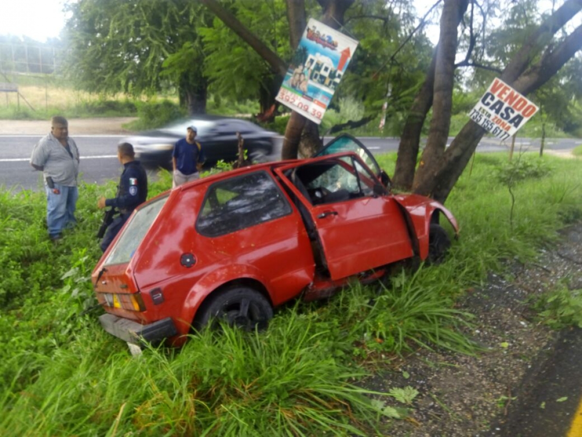 Falleció al chocar su auto contra un árbol en Yautepec