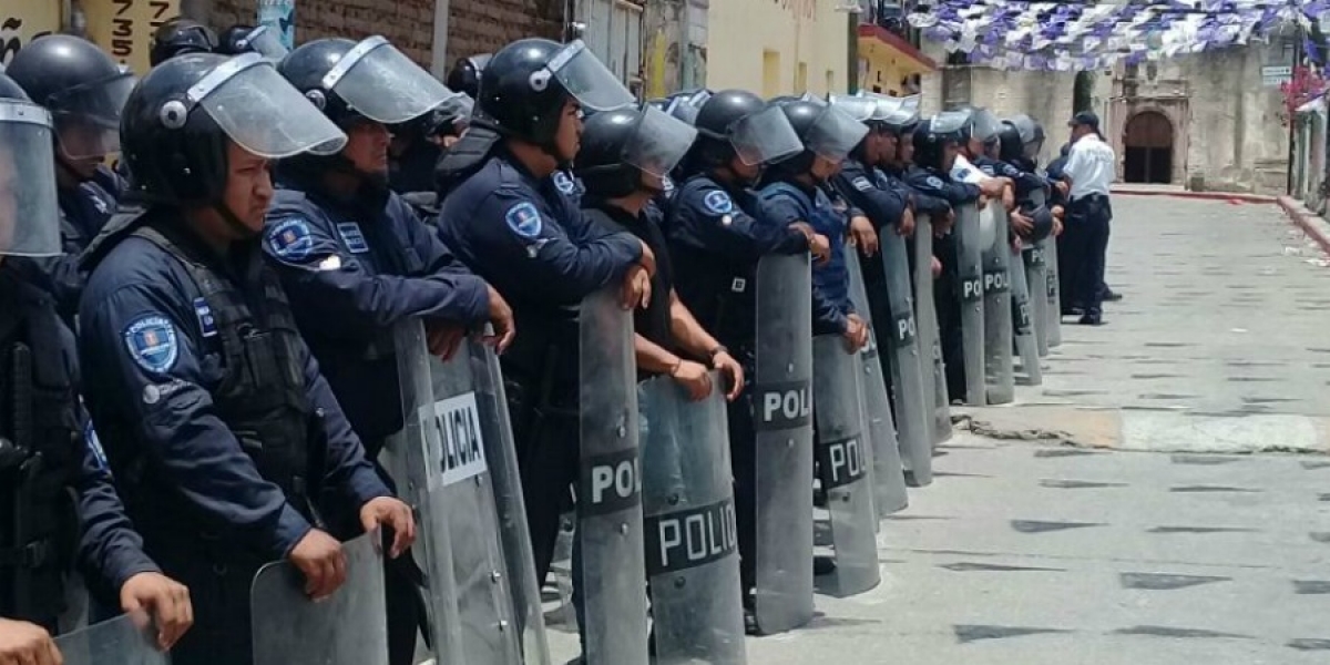 Montan operativo de policía en Totolapan para reanudar obras de construcción de mercado municipal
