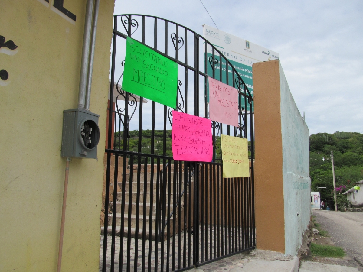 Demandan un maestro más en primaria de Xicatlacotla, en Tlaquiltenango