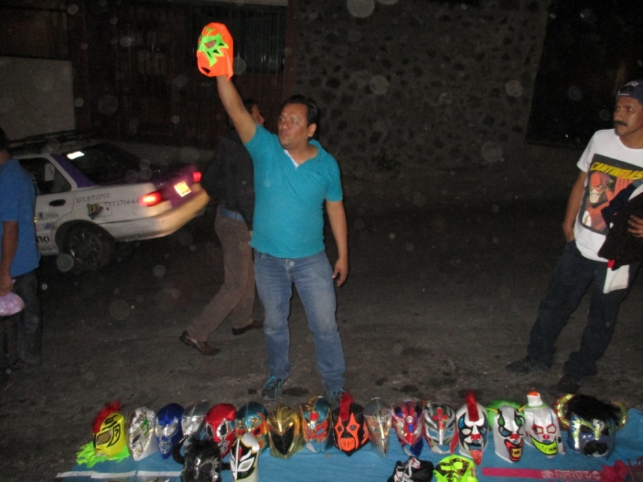 El “Máscaras”, el luchador abajo del ring