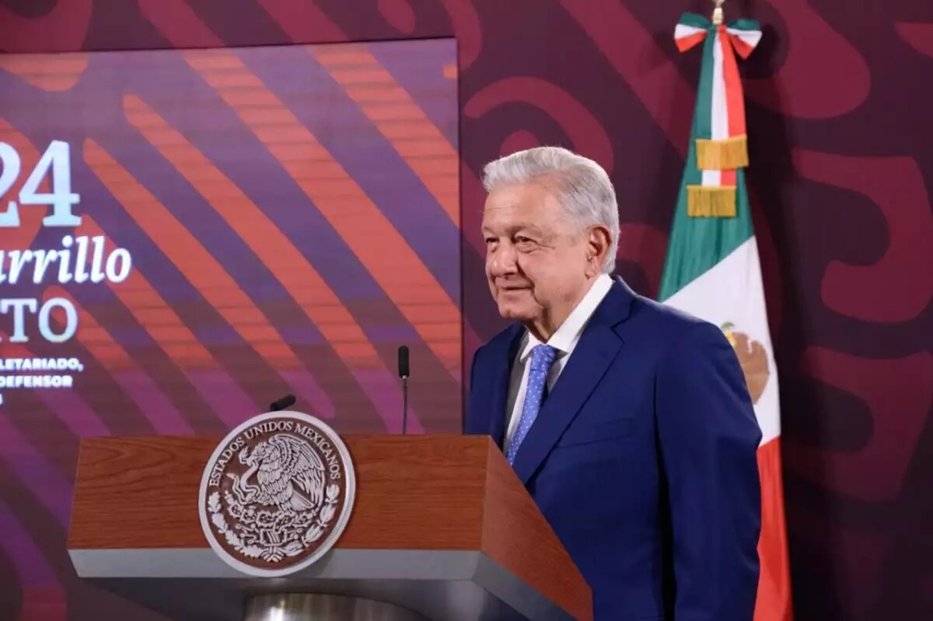 AMLO llama a votar libremente: 'La credencial es un arma poderosa'