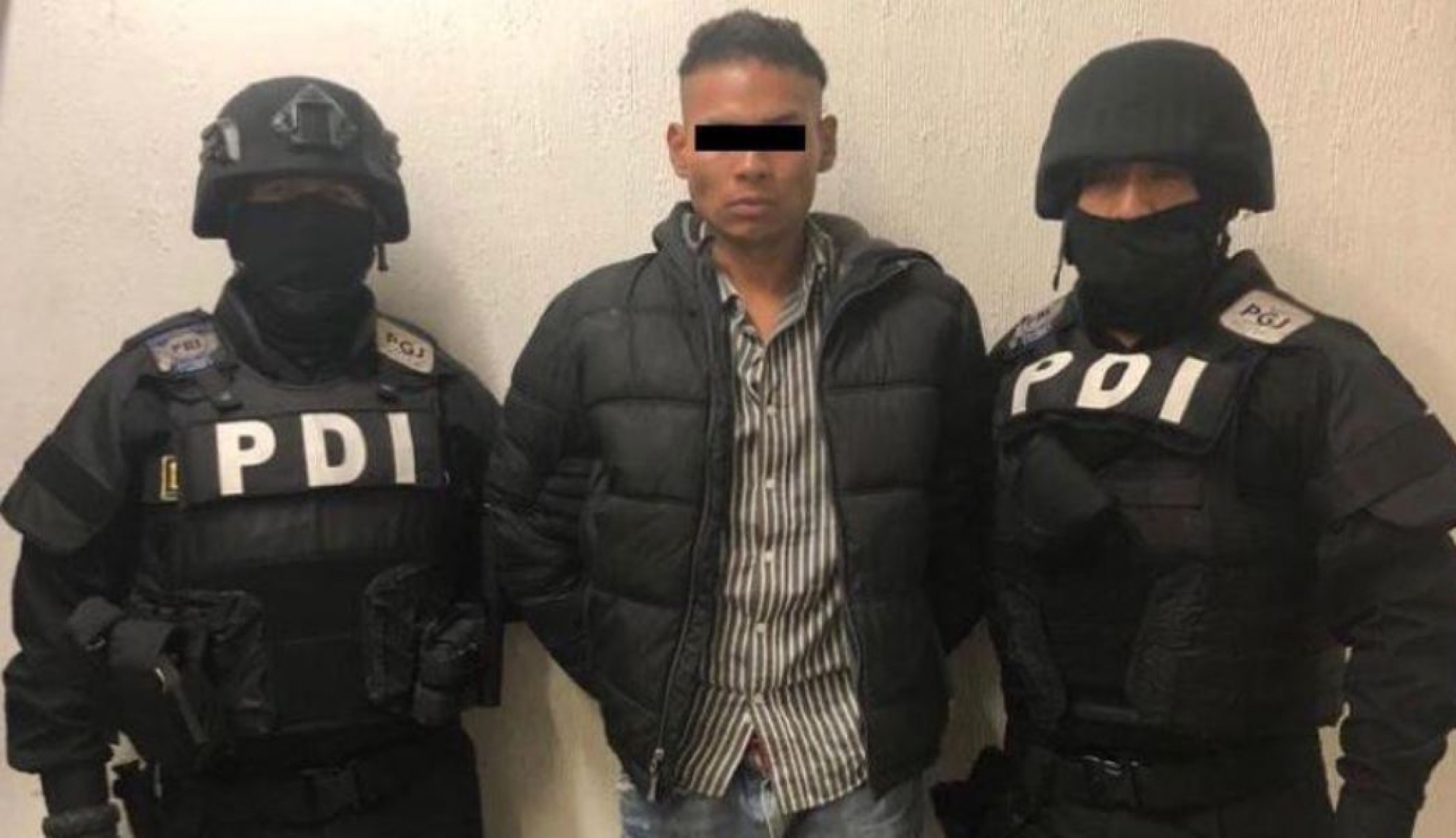 Detienen a Luis ‘N’, sujeto que golpeó a reportero durante marcha en la CDMX