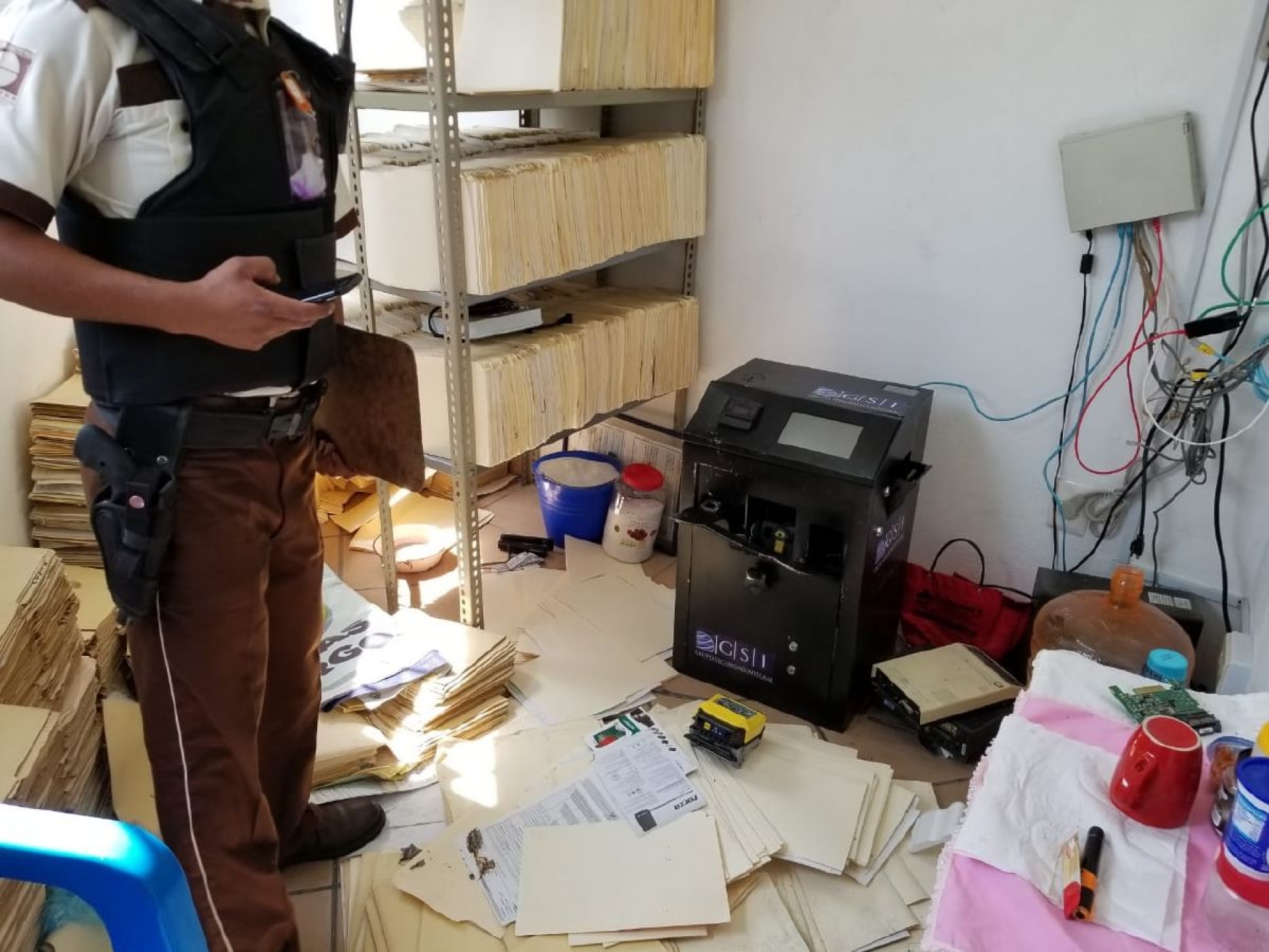 Saquean oficinas del SAPAC en Lomas de Ahuatlán