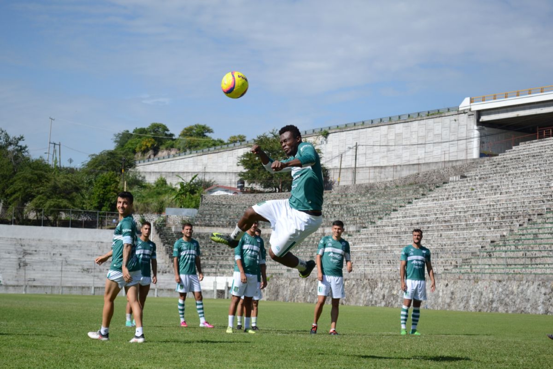 Atlético Zacatepec visita a Lobos BUAP