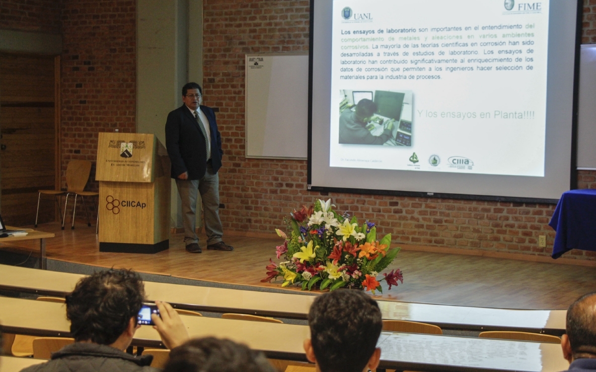 Especialistas exponen técnicas de la ciencia de materiales